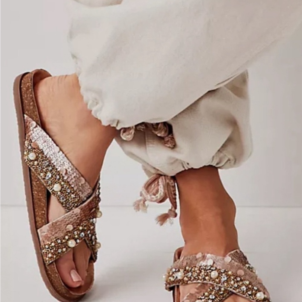 Gorgeous, Free People moon child embellished sandals in Rose Gold combo❤️ - Picture 2 of 3